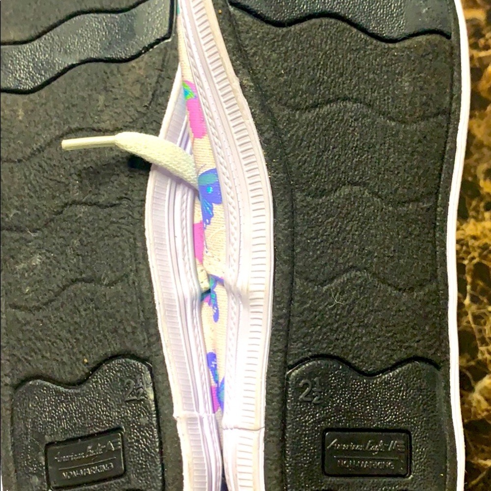 American eagle butterfly sneakers - Picture 2 of 3